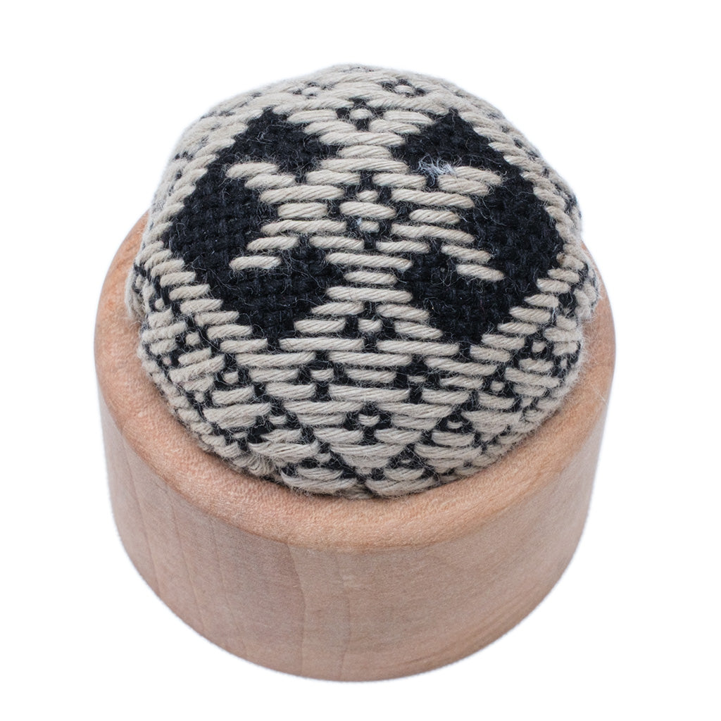 木の針さし<br>-まる-