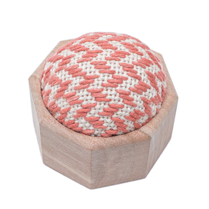 木の針さし<br>-はっかく-