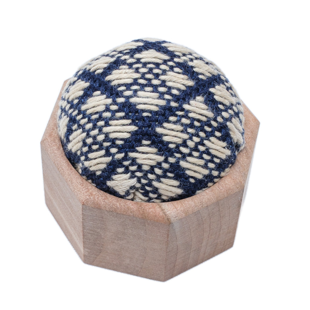 木の針さし<br>-はっかく-