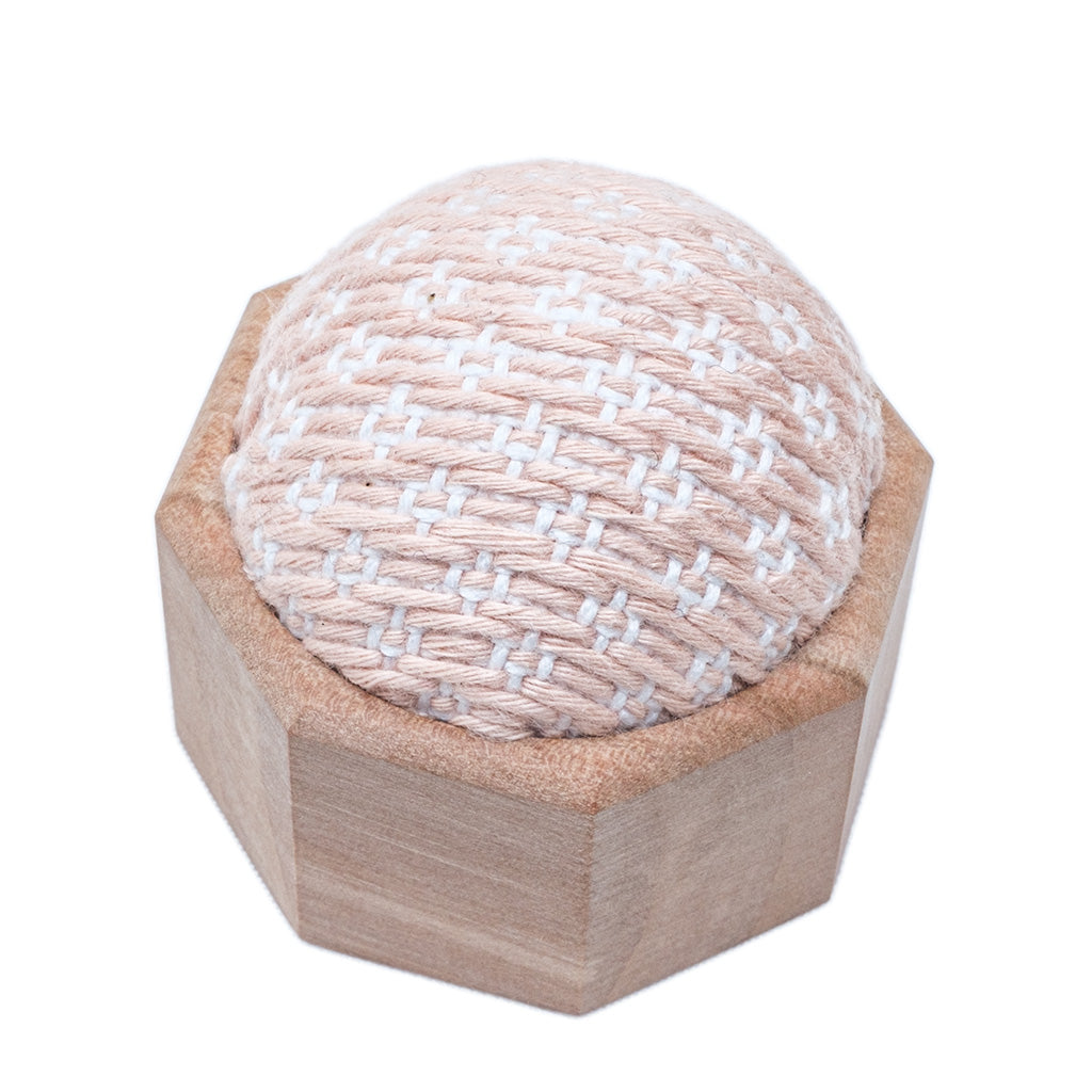 木の針さし<br>-はっかく-