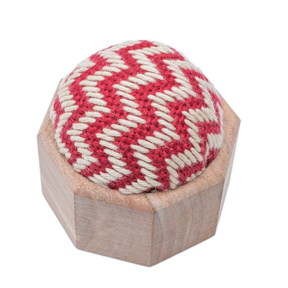 木の針さし<br>-はっかく-