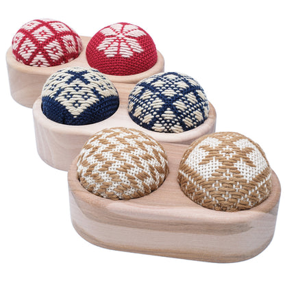 木の針さし<br>-にこまる-